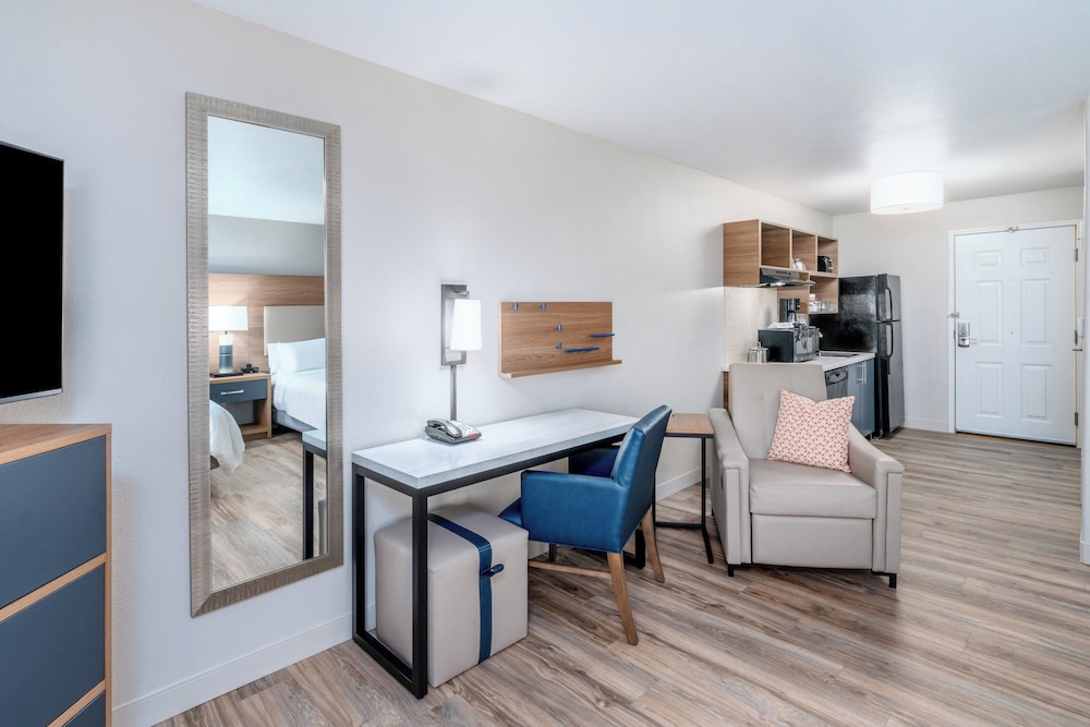 Candlewood Suites Denver Northeast Brighton by IHG - photo 13