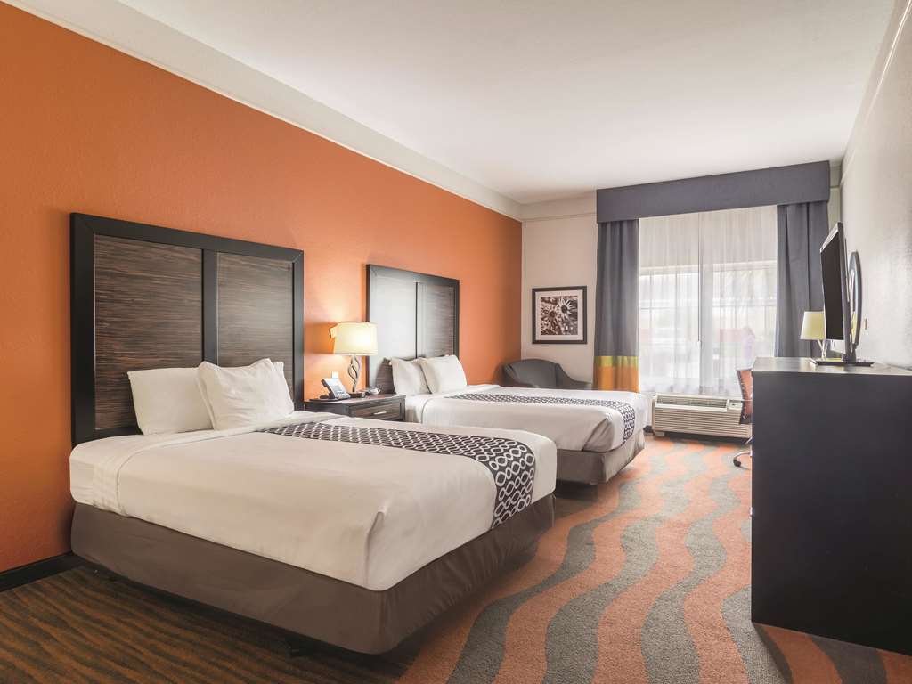 La Quinta Inn & Suites by Wyndham Prattville - photo 26