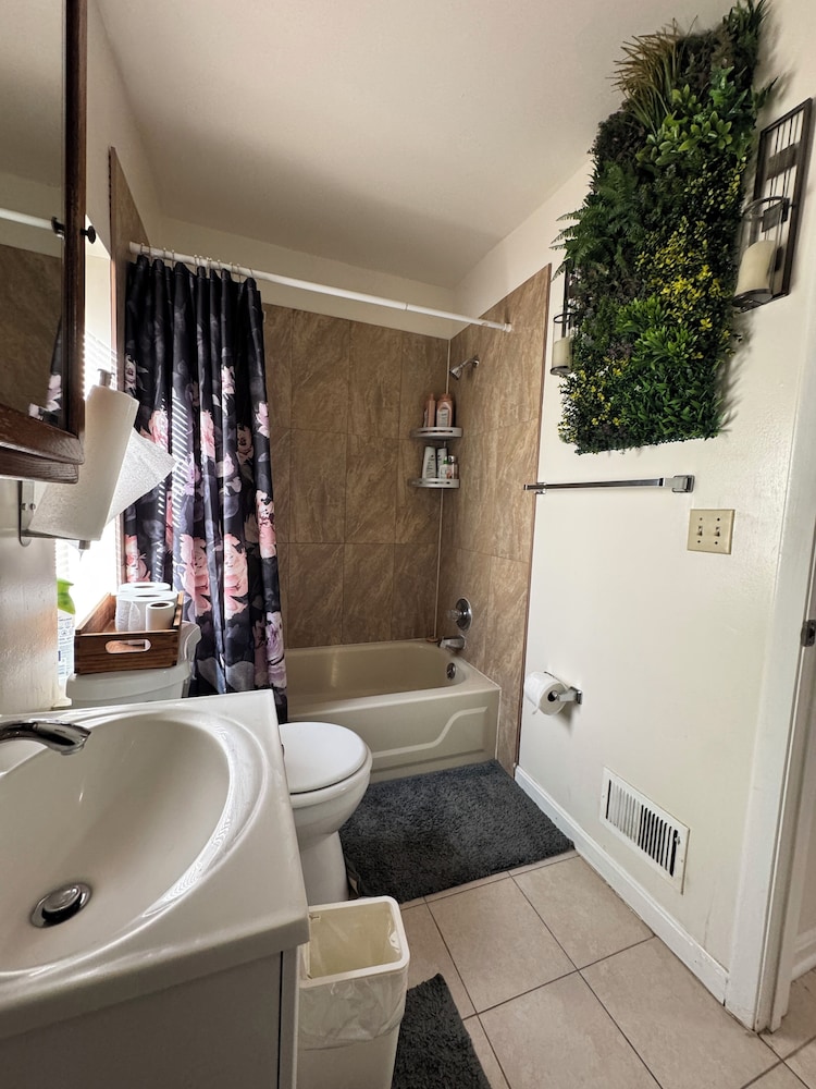 Downtown Loft Close to Topgolf Horseshoe Casino UM Baltimore - photo 35