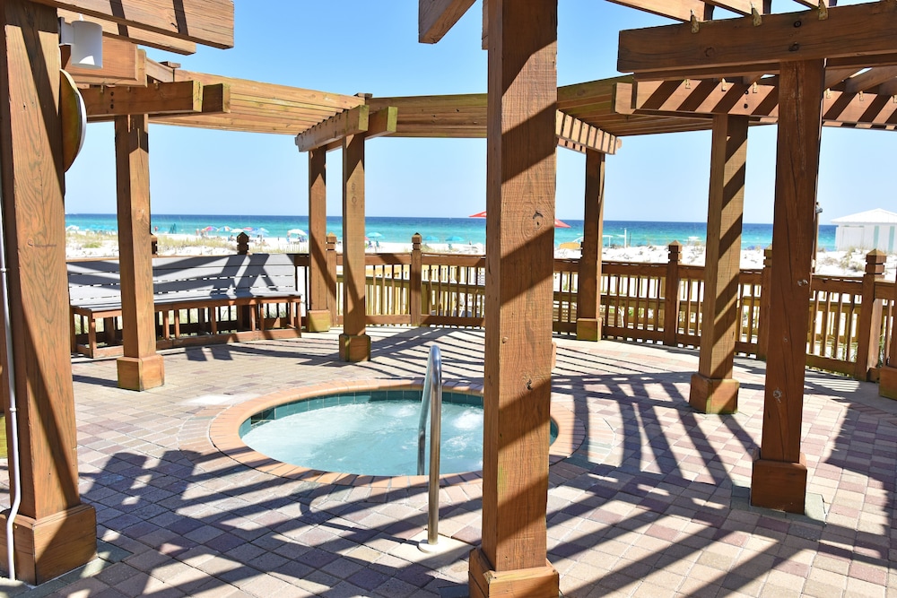 Pelican Beach Resort & Conference Center - photo 39