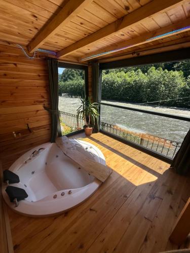 Elfida Tinyhouse - carbon neutral hotel in Camlihemsin