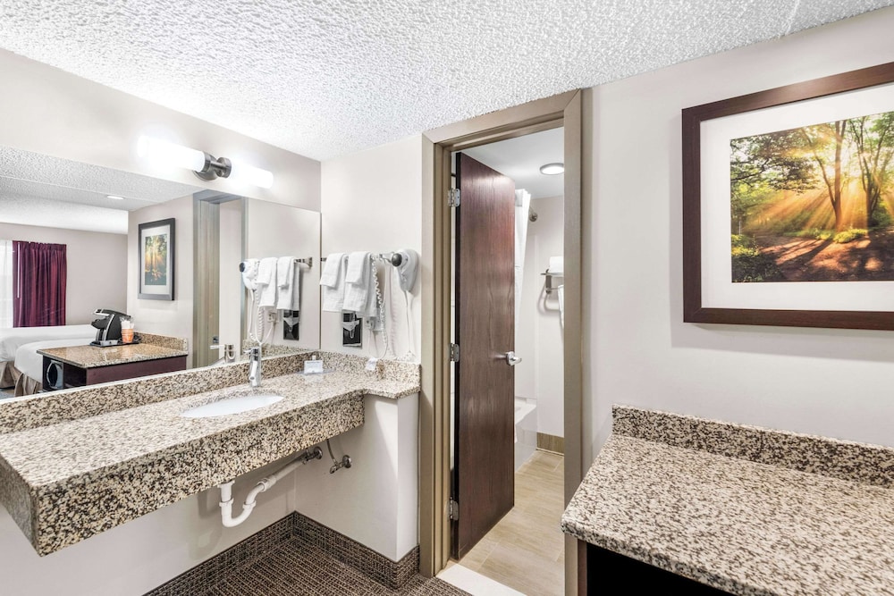 Quality Inn Columbus NE - photo 10