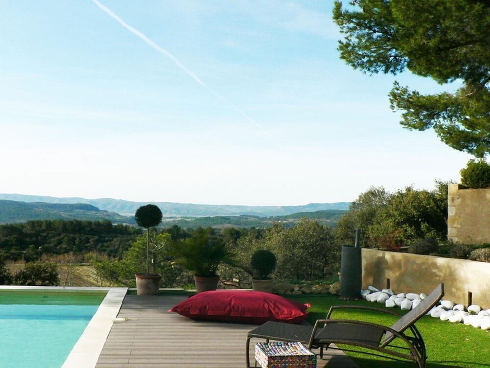 La Maison de Charlie — 4-Star Luxury Hotel in Cucuron, France