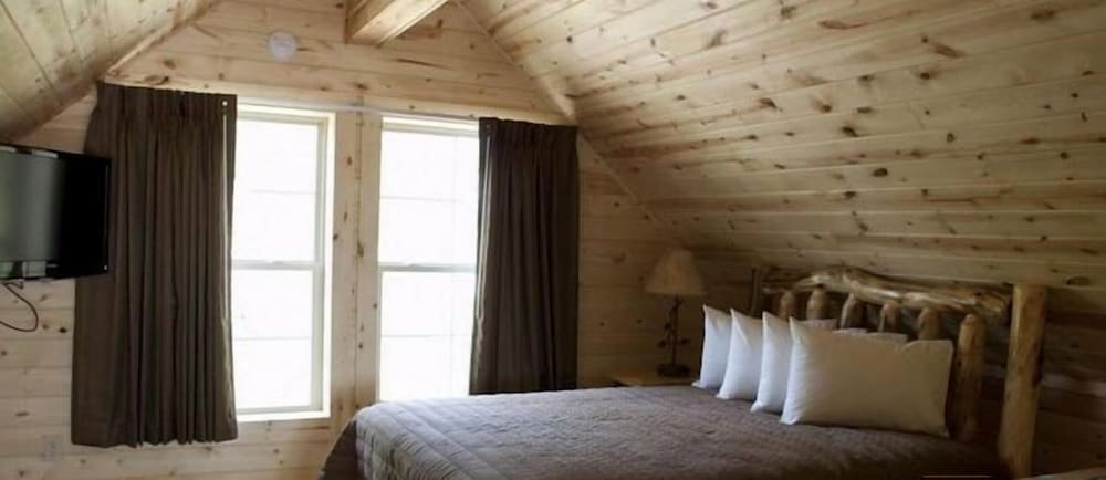 Cabins of Mackinaw - photo 8