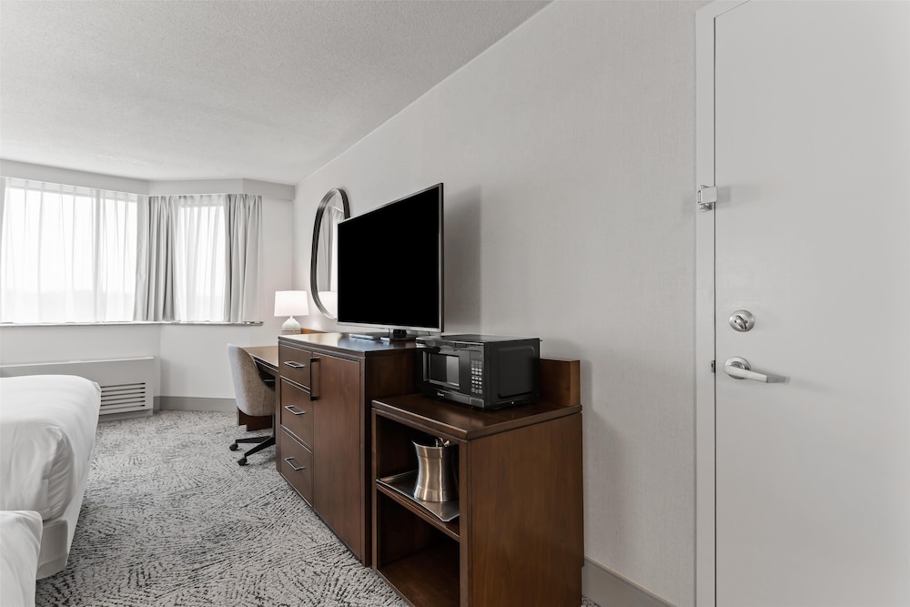 Hilton Arlington National Landing - photo 11