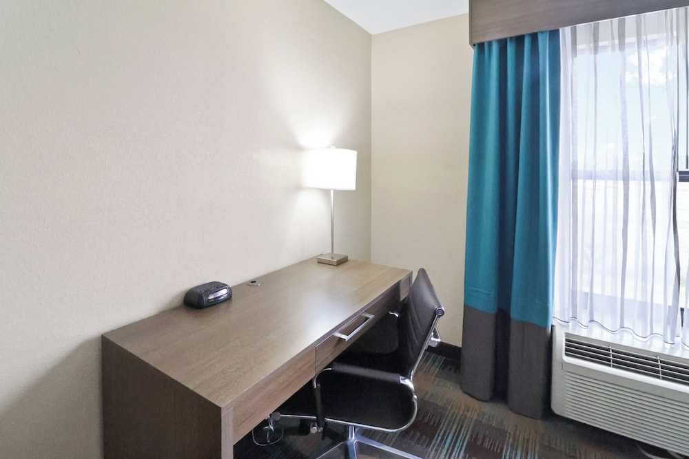 Comfort Inn Dunn near I 95 - photo 9