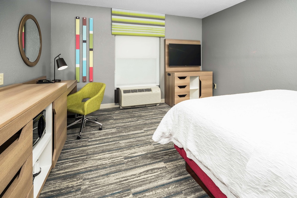 Hampton Inn Wilson Downtown - photo 19