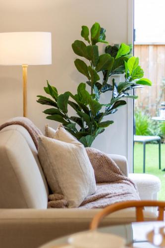 Gorgeous Getaway on Gloucester St 1 Bed 1 Bath — 4-Star Luxury Hotel in Christchurch, New Zealand