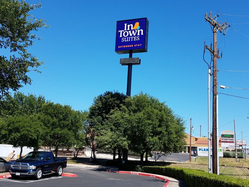 InTown Suites Extended Stay San Antonio TX Leon Valley South - photo 14
