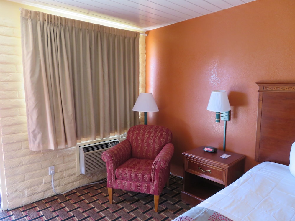Royal Crest Motel - photo 15