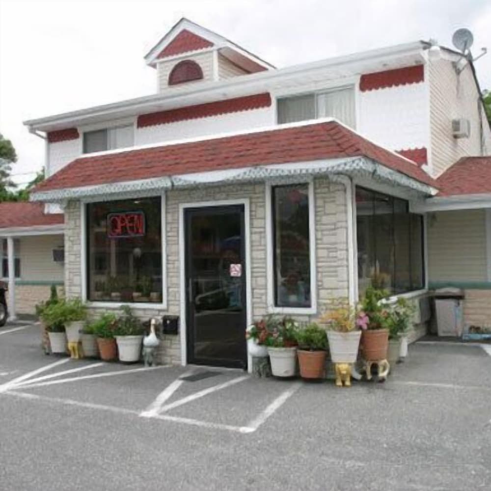 Economy Motel Inn & Suites - photo 20