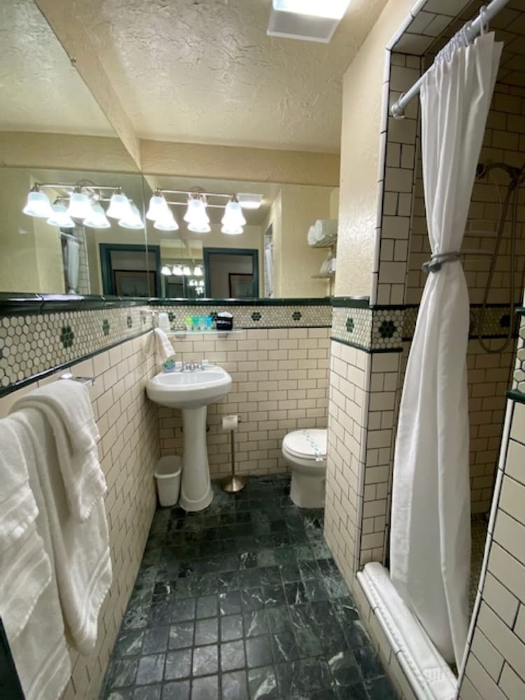 Cherokee Lodge - photo 22