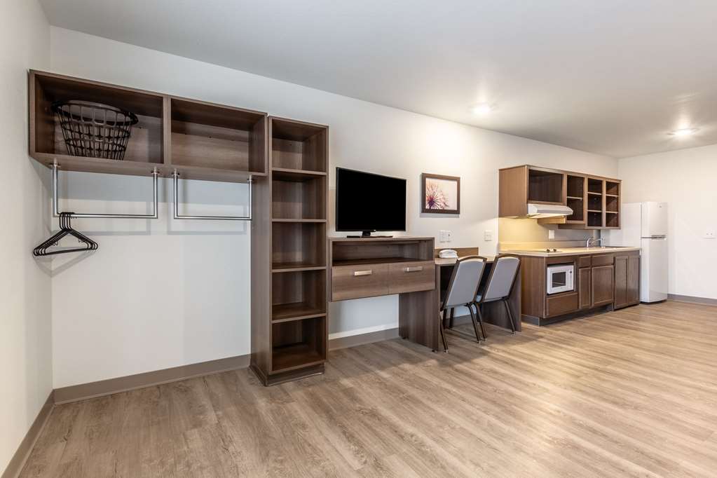 WoodSpring Suites Indianapolis Castleton - photo 24