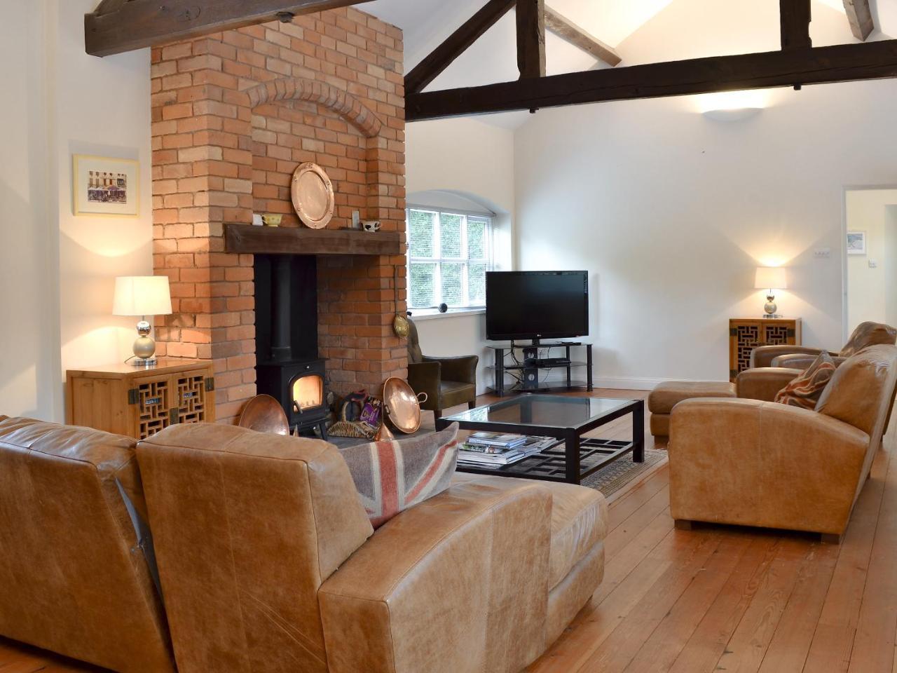 The Old Stables - carbon neutral hotel in Standon