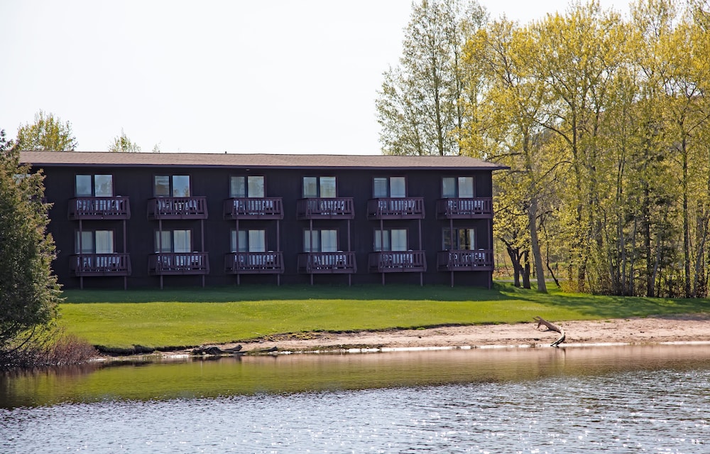 Lake Fanny Hooe Resort 2 Bed With Balcony #12 1 Bedroom Hotel Room by RedAwning - photo 32