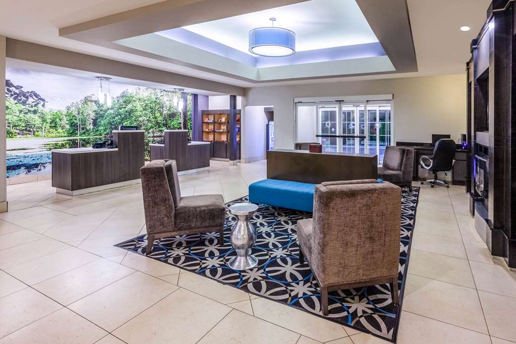 La Quinta Inn & Suites by Wyndham Lumberton - photo 7