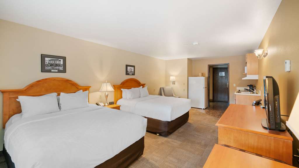 Clarion Hotel & Suites Fairbanks near Ft. Wainwright - photo 15