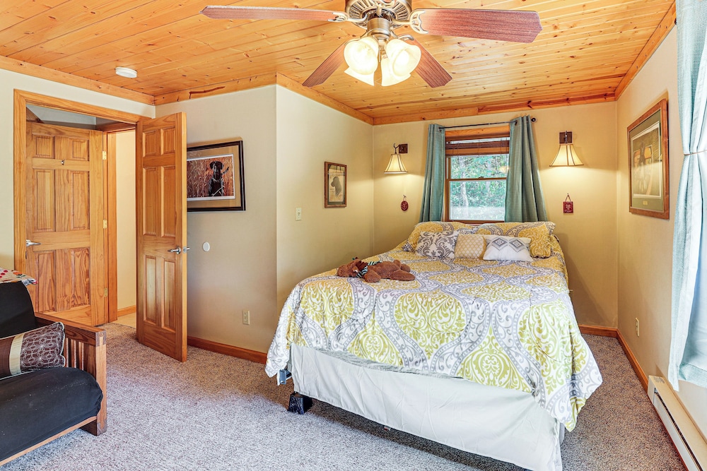 3 Mi to Snowshoe Resort Cabin with Hot Tub - photo 18