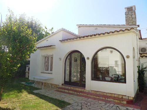 Holiday Home Requesens by Interhome — 4-Star Luxury Hotel in Empuriabrava, Spain