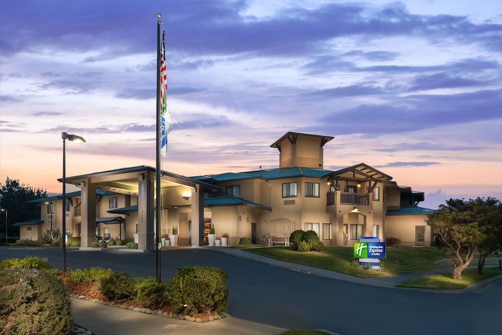 Holiday Inn Express and Suites Arcata Eureka Airport Area — hotel in Mckinleyville