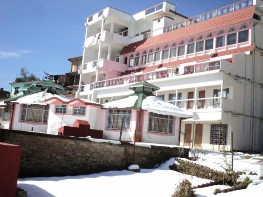 Hotel Himshikhar in Joshimath, India