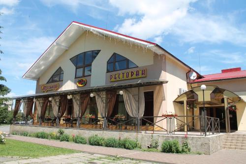 Troyanda - carbon neutral hotel in Radyvyliv