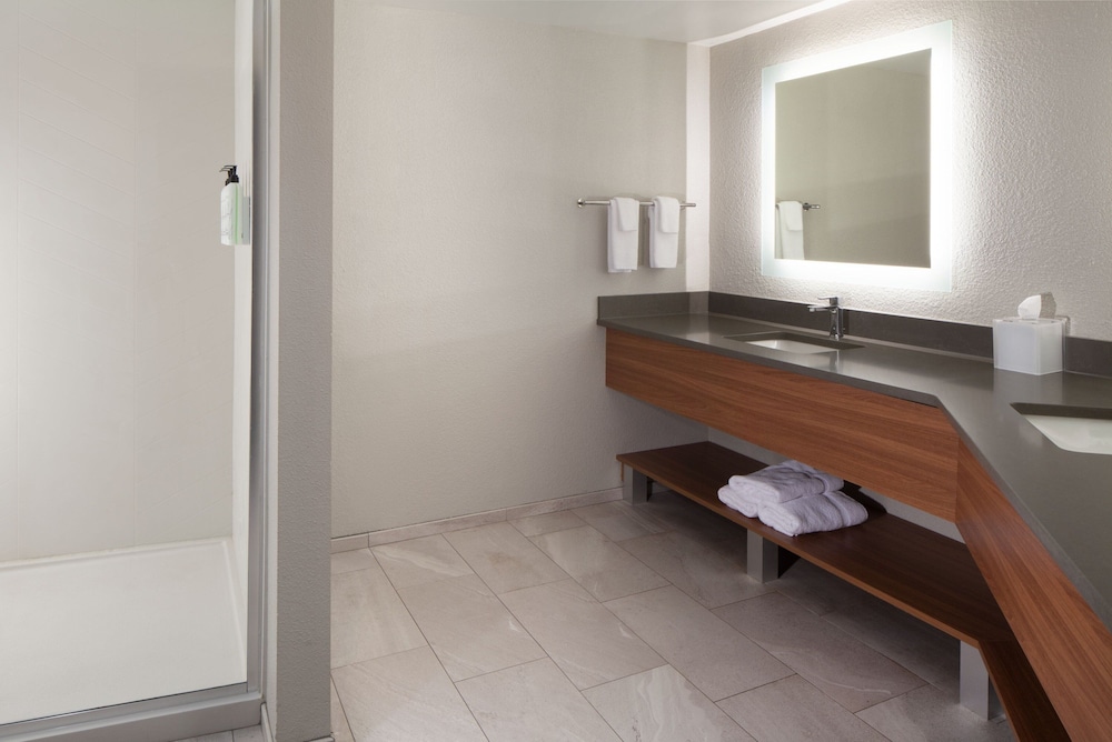 Fairfield Inn & Suites by Marriott Charleston - photo 23