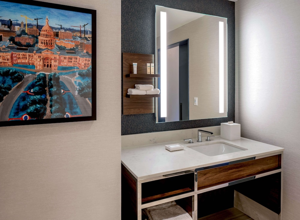 Hilton Garden Inn Austin University Capitol District - photo 17
