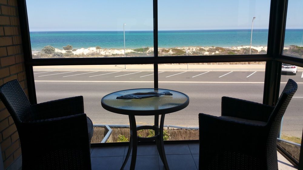 Acushla Accommodation — 4-Star Luxury Hotel in West Beach, Australia