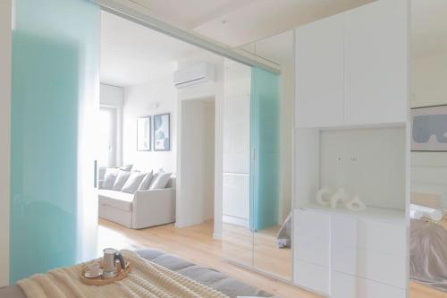 Modern & Stylish Near Isola & Central Station — 4-Star Luxury Hotel in Milan, Italy