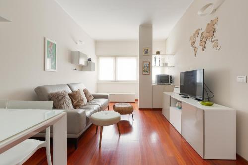 GuestHost Milano Domodossola Balcony Apartment — 4-Star Luxury Hotel in Milan, Italy