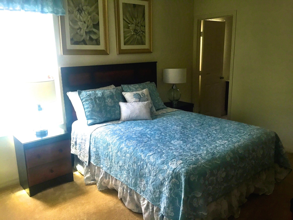 Townhomes by Florida Finesse Management - photo 2