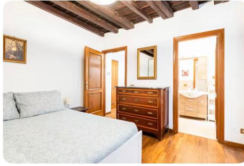 Piazza Farnese house — 4-Star Luxury Hotel in Rome, Italy