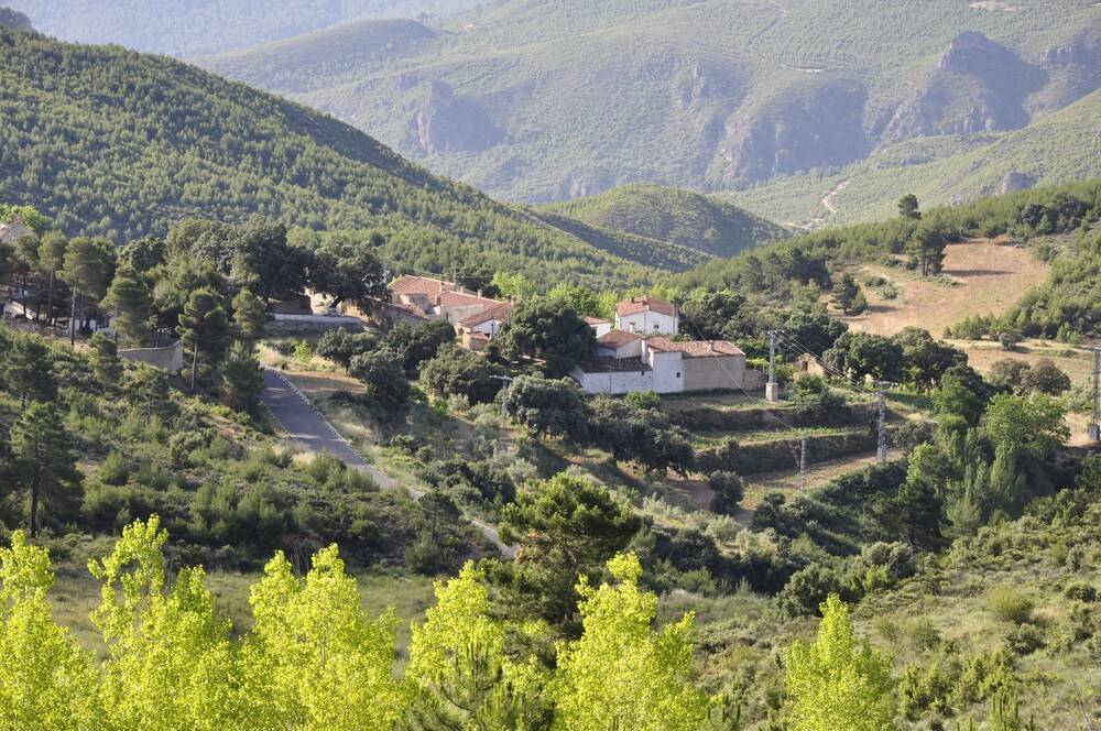 Casas Rurales Tio Frasquito y Cleto — 4-Star Luxury Hotel in Yeste, Spain
