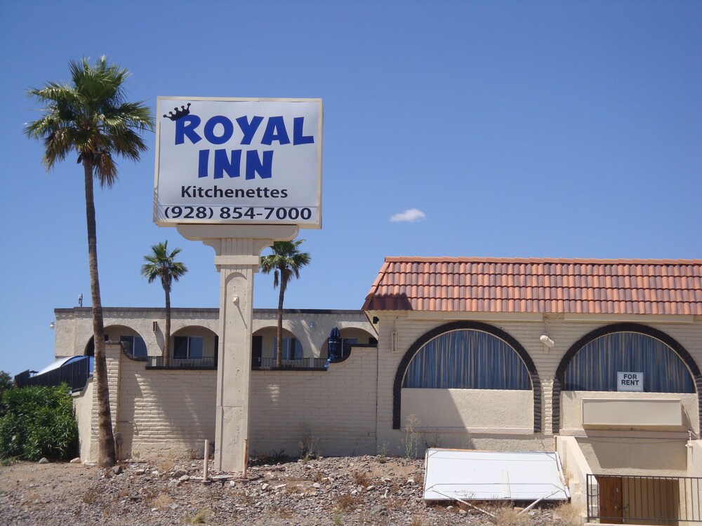 Royal Inn - carbon neutral hotel in Unknown City