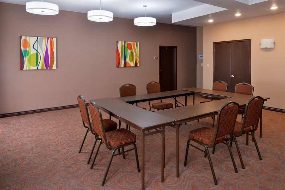 Holiday Inn Express Hotel & Suites Kingman by IHG - photo 39