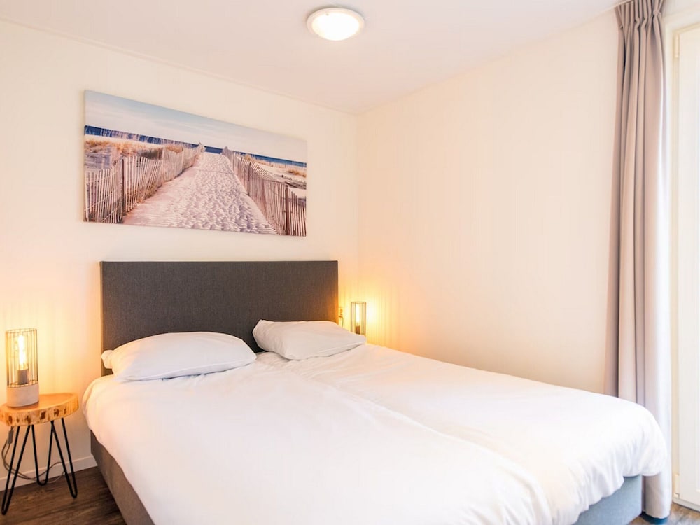 Modern Lodge With two Bath Rooms Near the Beach — Hollum — photo 4