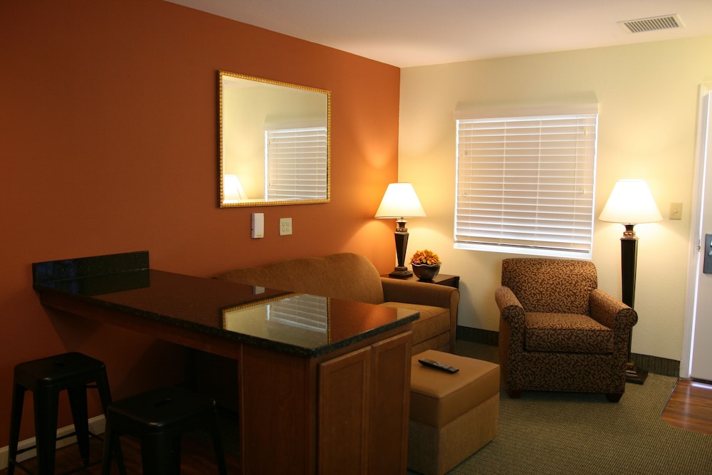 Affordable Suites Mooresville LakeNorman - photo 6