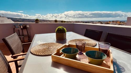 Click & Guest Terrace with Sea And Mountain Views - last minute hotel in San Bartolome De Tirajana