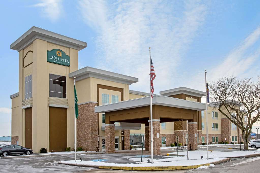 La Quinta Inn & Suites by Wyndham York - photo 4