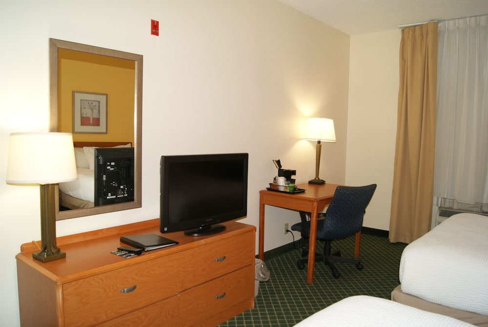 Baymont by Wyndham Coon Rapids - photo 9