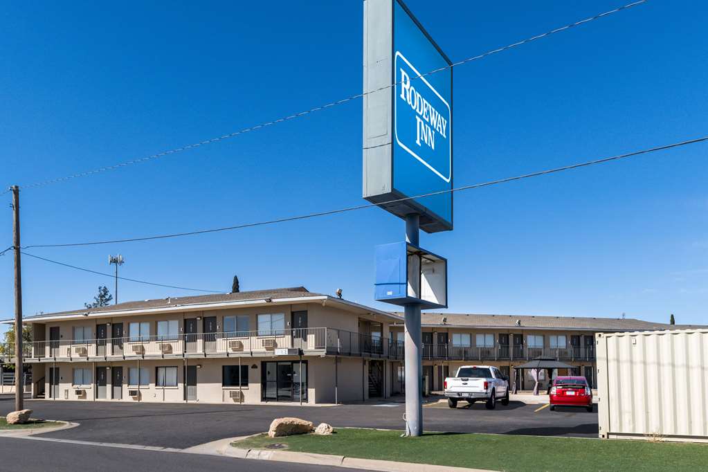 Rodeway Inn Midland South - photo 2