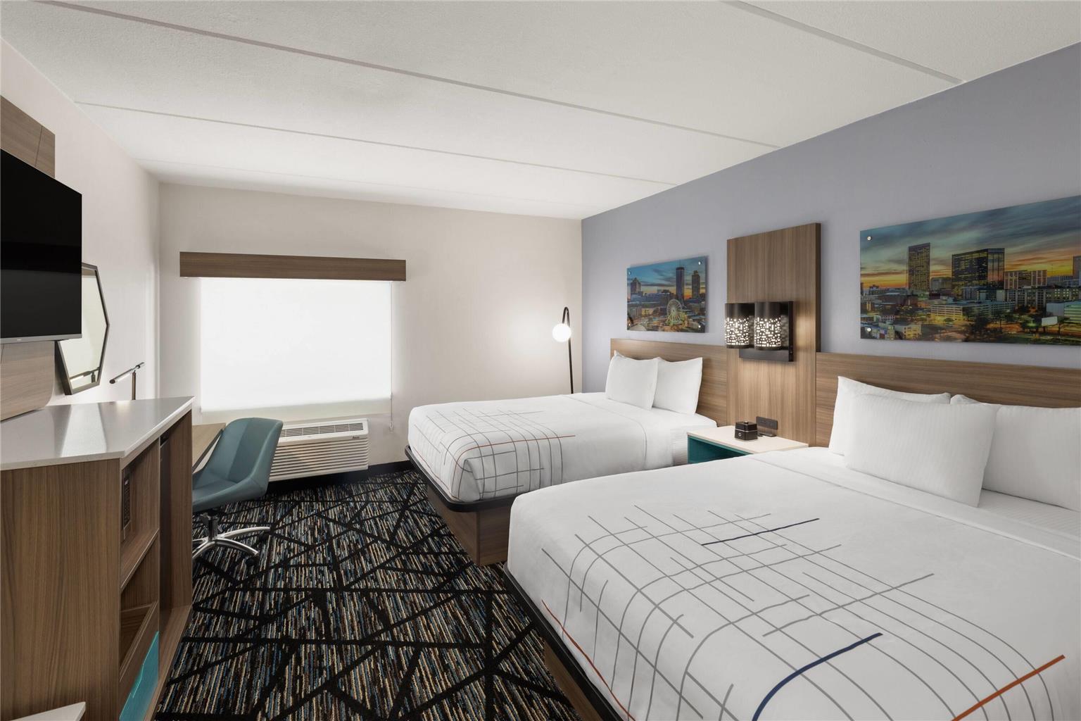 La Quinta Inn & Suites by Wyndham Atlanta Roswell - photo 28