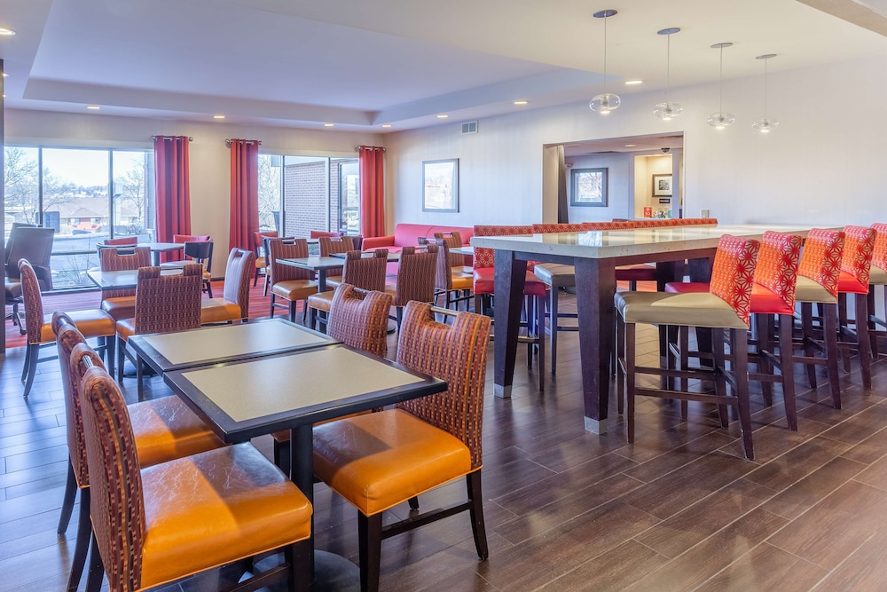 Hampton Inn Madison East Towne Mall Area - photo 20
