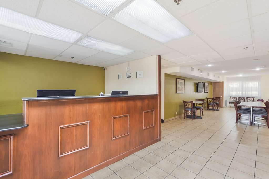 Quality Inn Lincoln Cornhusker - photo 6