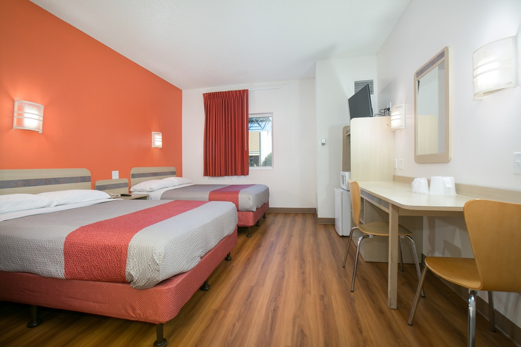 Motel 6 Brooklyn Center MN Minneapolis - photo 15