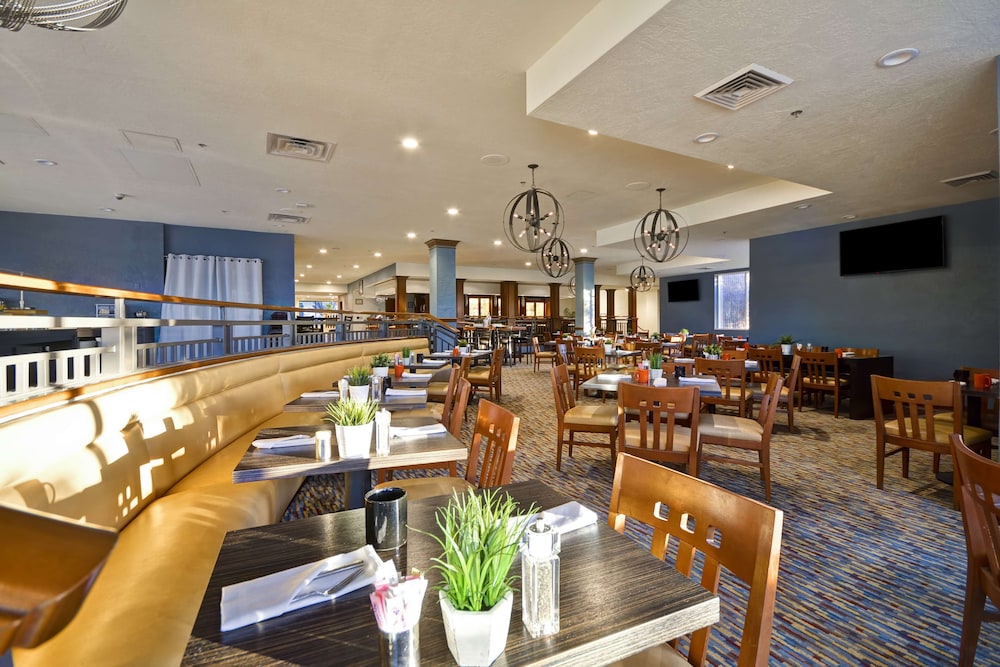 DoubleTree by Hilton Phoenix North - photo 36