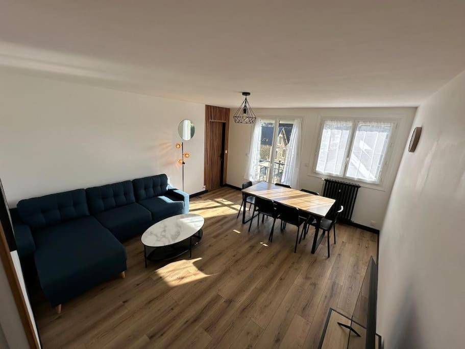 Appartement 3 Chambres 500 M Ng — 4-Star Luxury Hotel in Equeurdreville-Hainneville, France