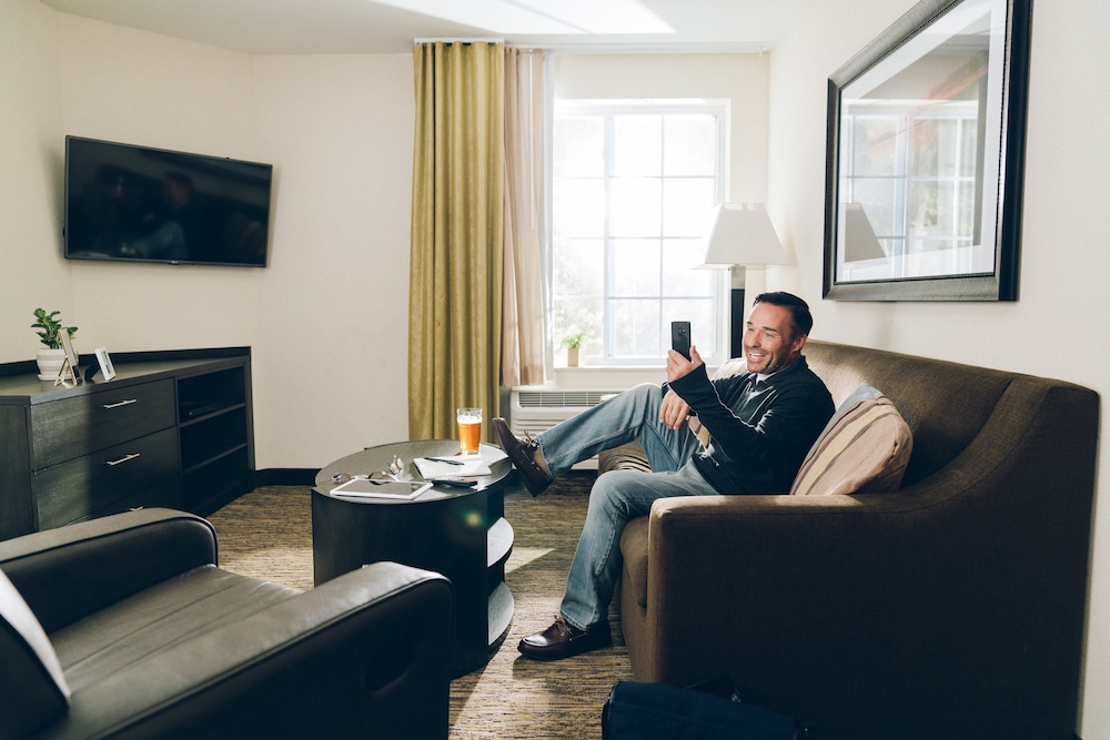 Candlewood Suites Huntersville by IHG - photo 18
