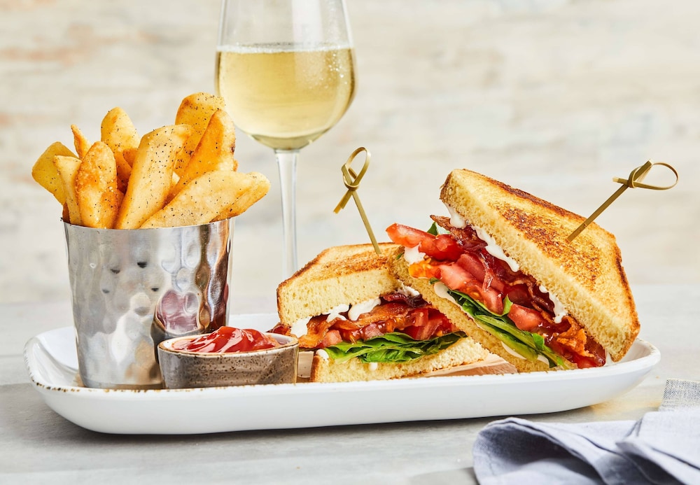 Courtyard by Marriott Edgewater NYC Area - photo 31